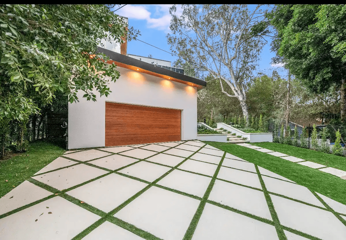 Hollywood Regency Villa - Image 24