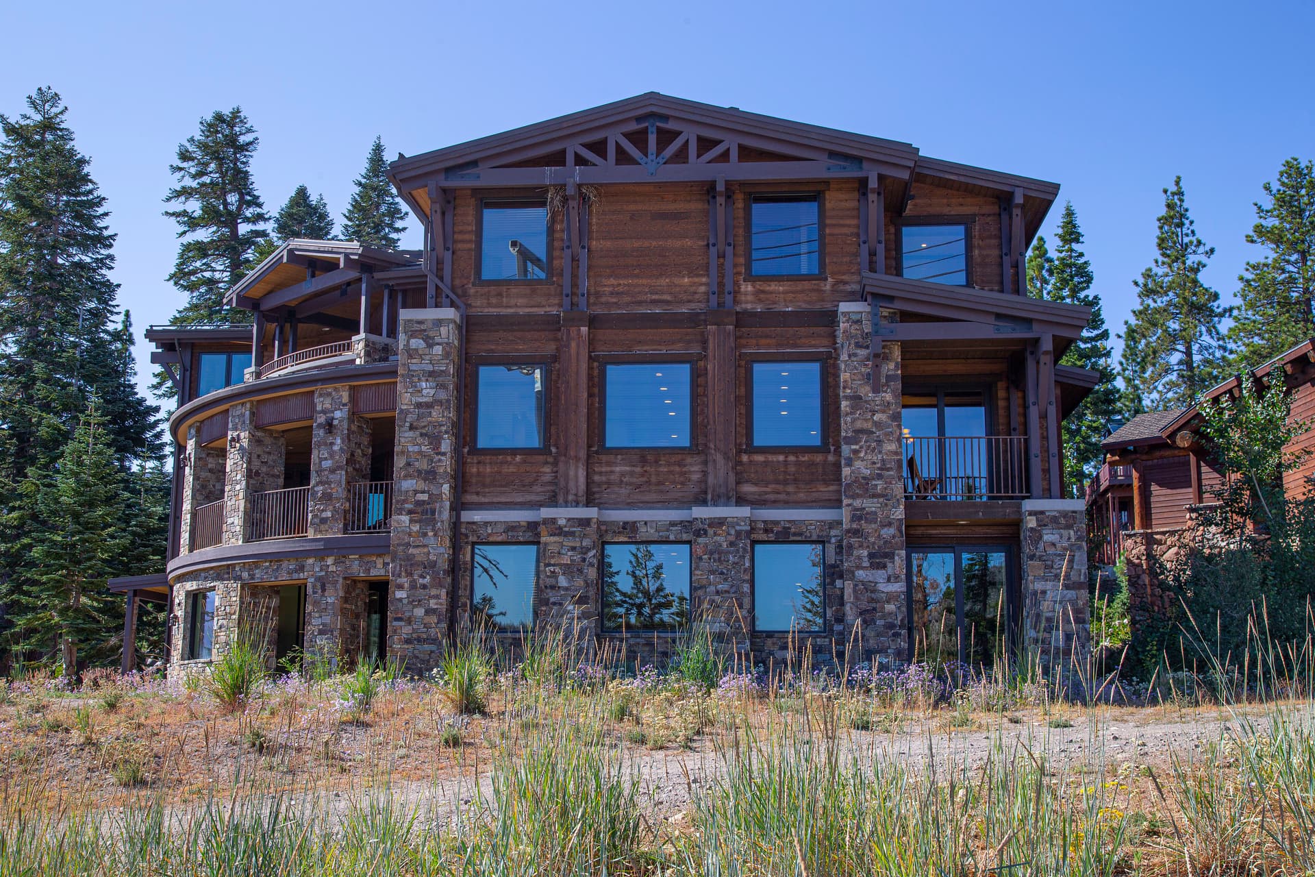 Mammoth Lakes Mansion - Image 1