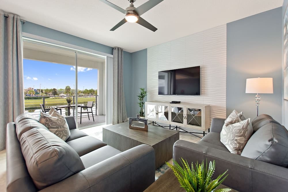 Decadent Penguin - Image 1