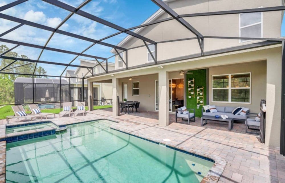 Storey Cove Retreat - Image 1