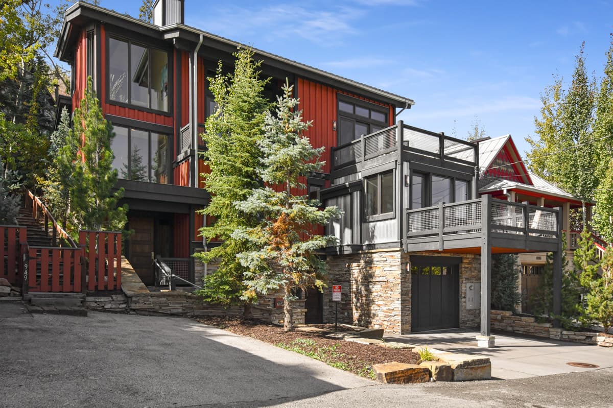 Red Wagon House - Image 2