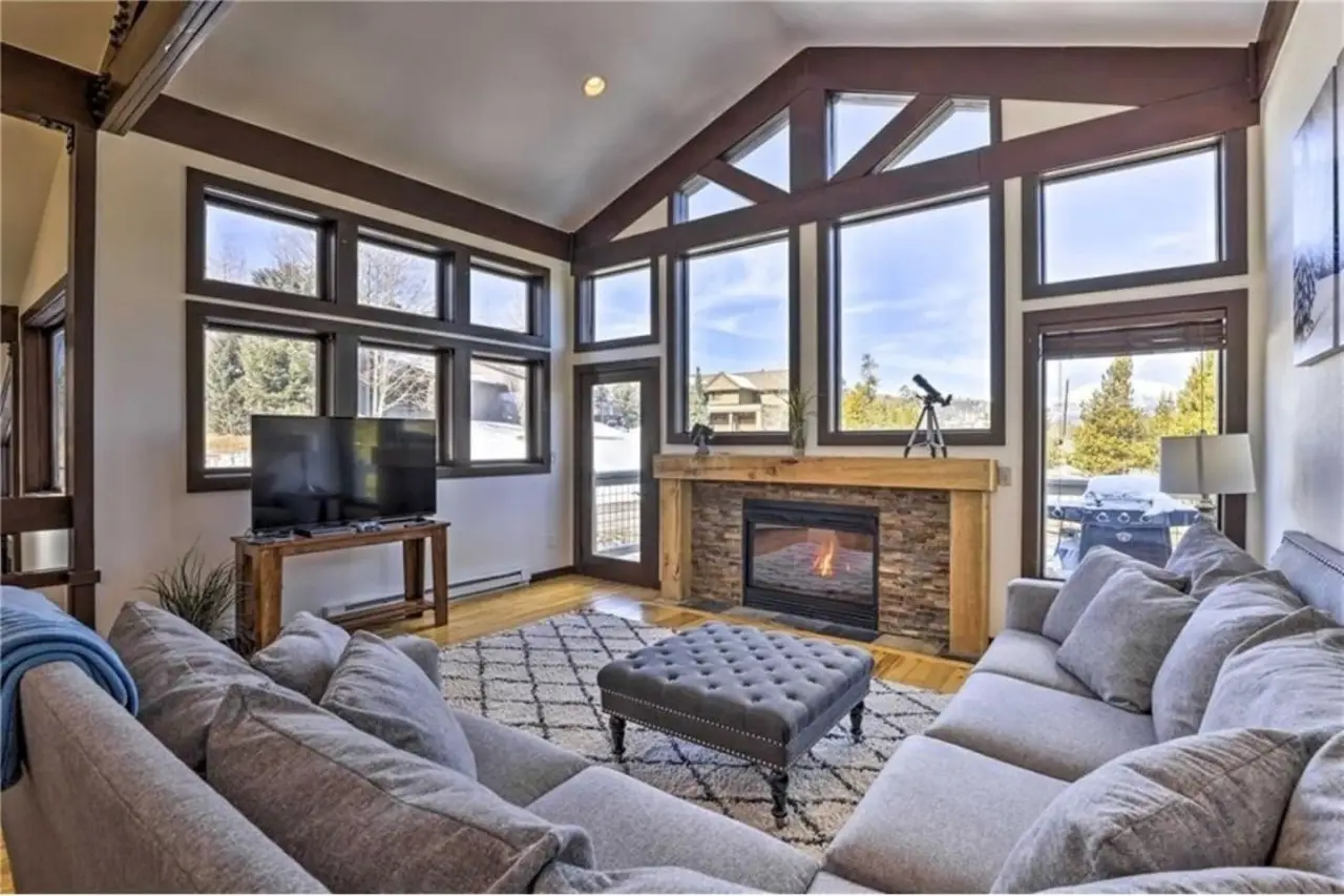 Powder and Par - Image 23