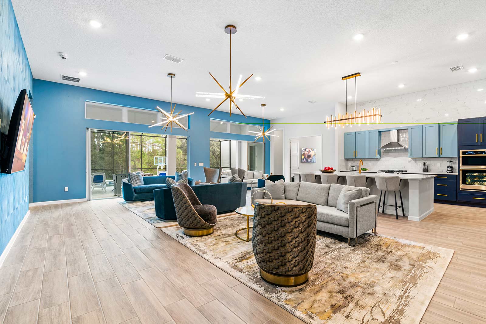 Royal Resort - Image 1