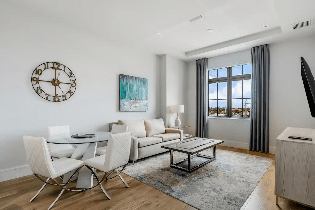 Heart of Naples - Image 2