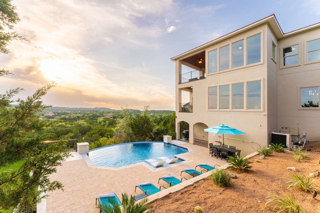 Taking in the View House - Image 41