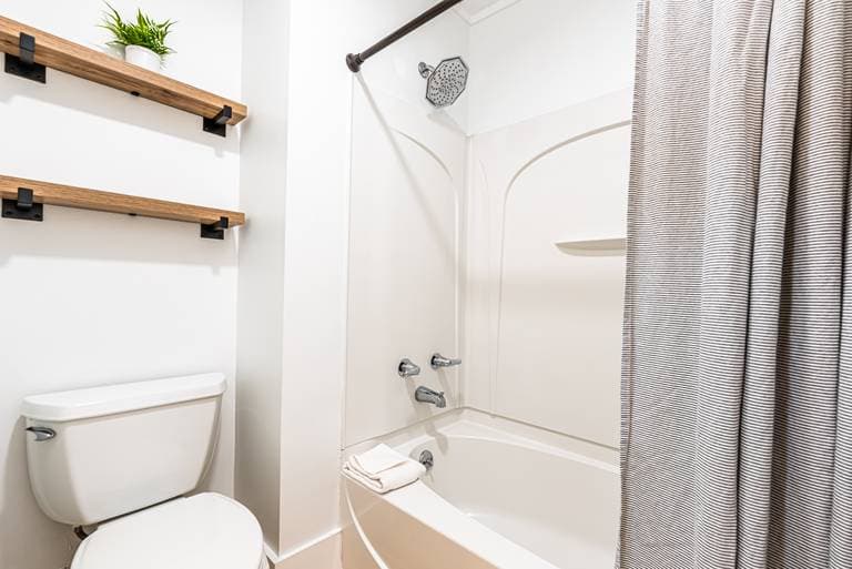 Bayou Townhome - Image 22