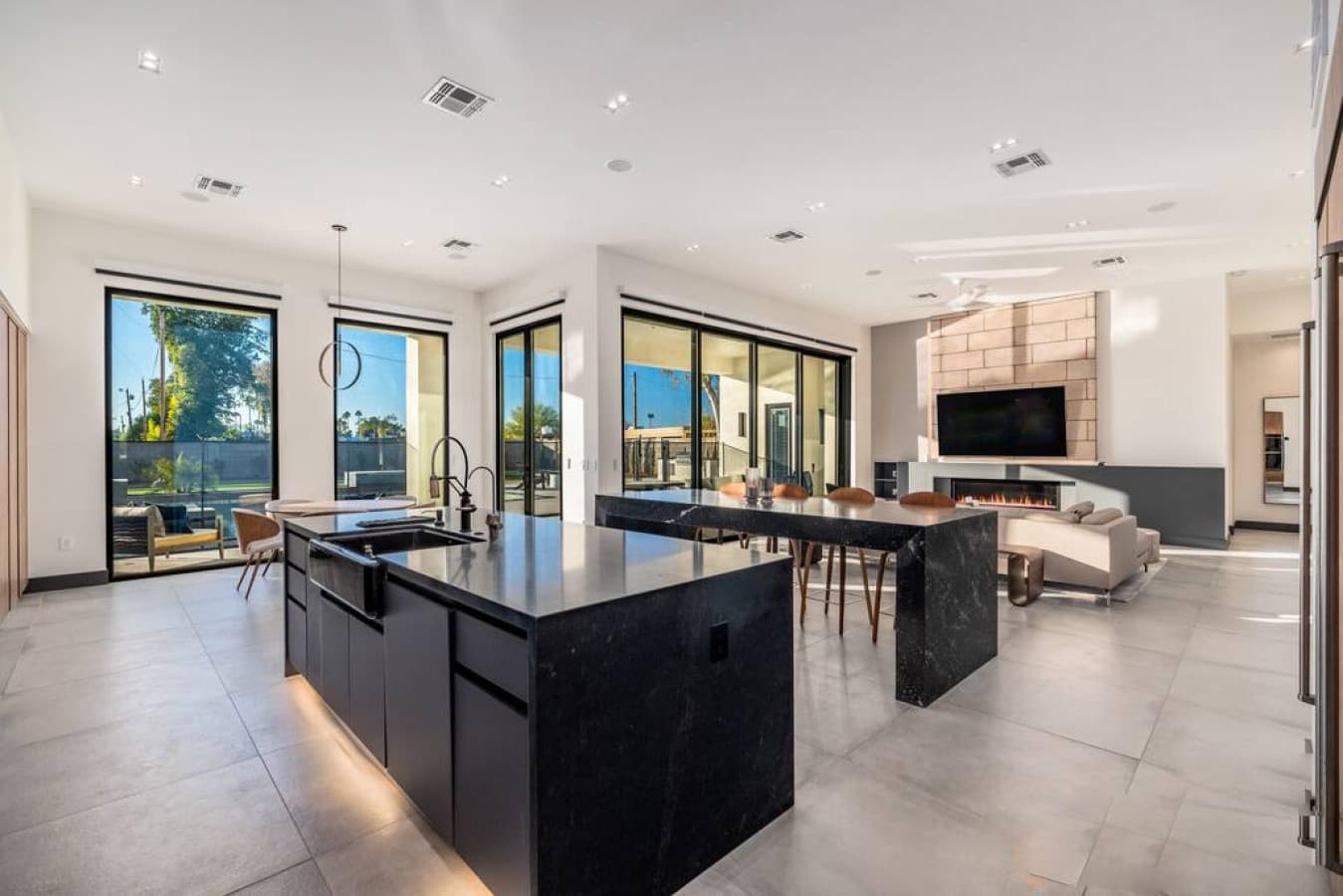 Scottsdale Desert Paradise - Image 14