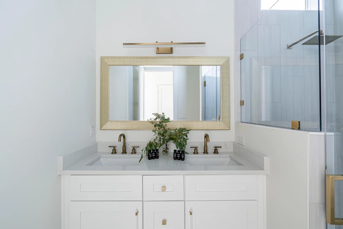 Rendezvous Manor - Image 25