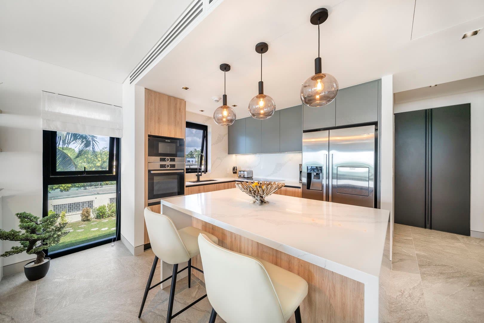 Allure #205 - Image 5