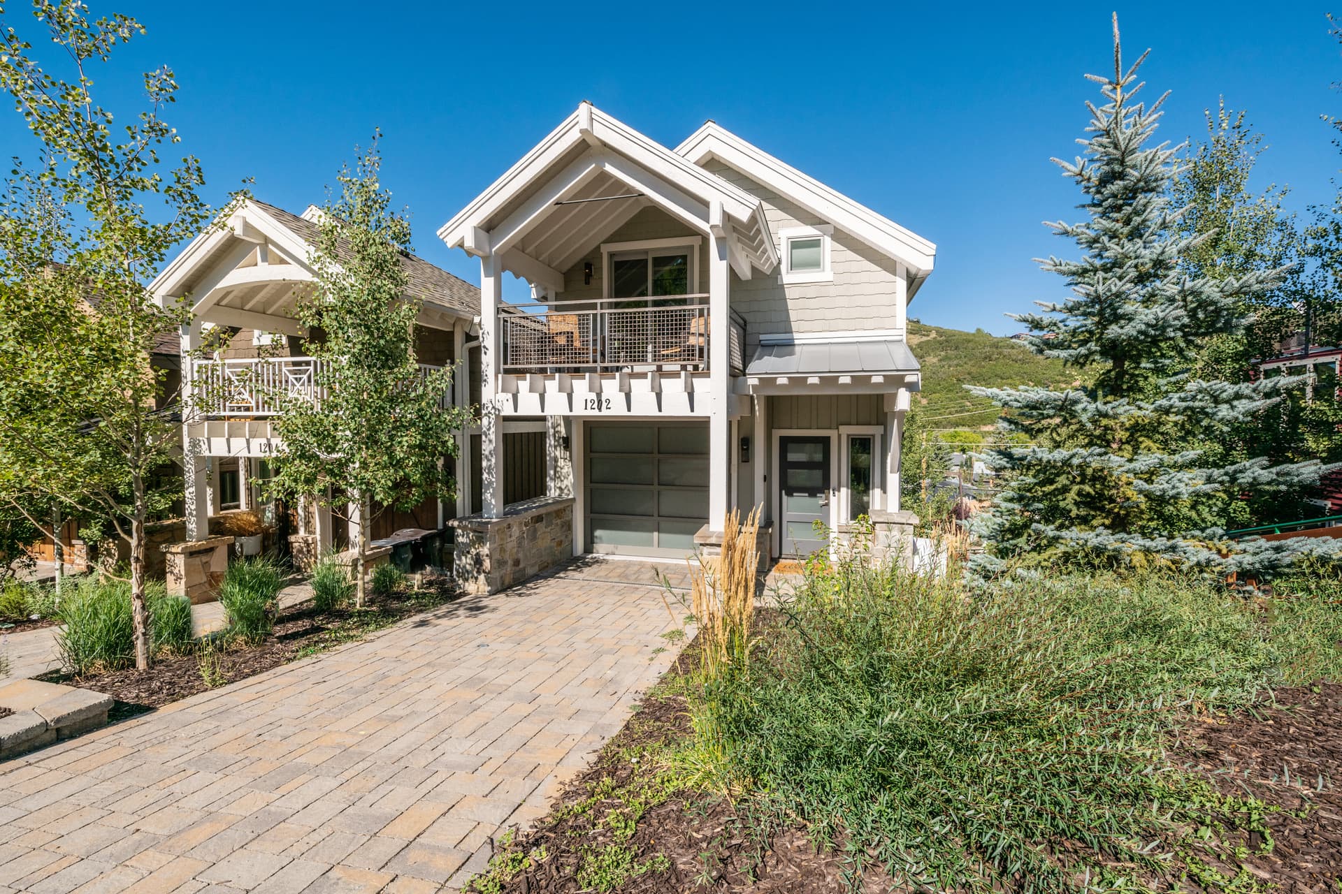 Empire Chalet - Image 1