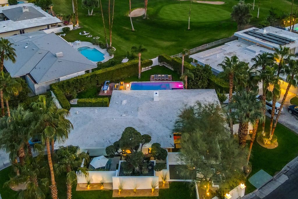 Monroe Hideaway - Image 39