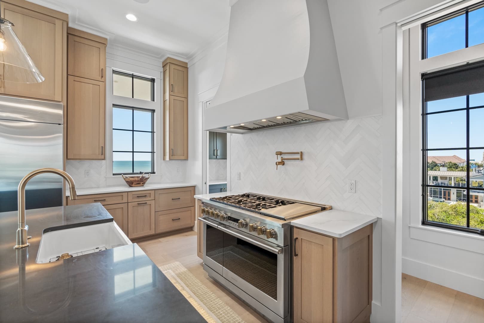 Grand Pearl - Image 97