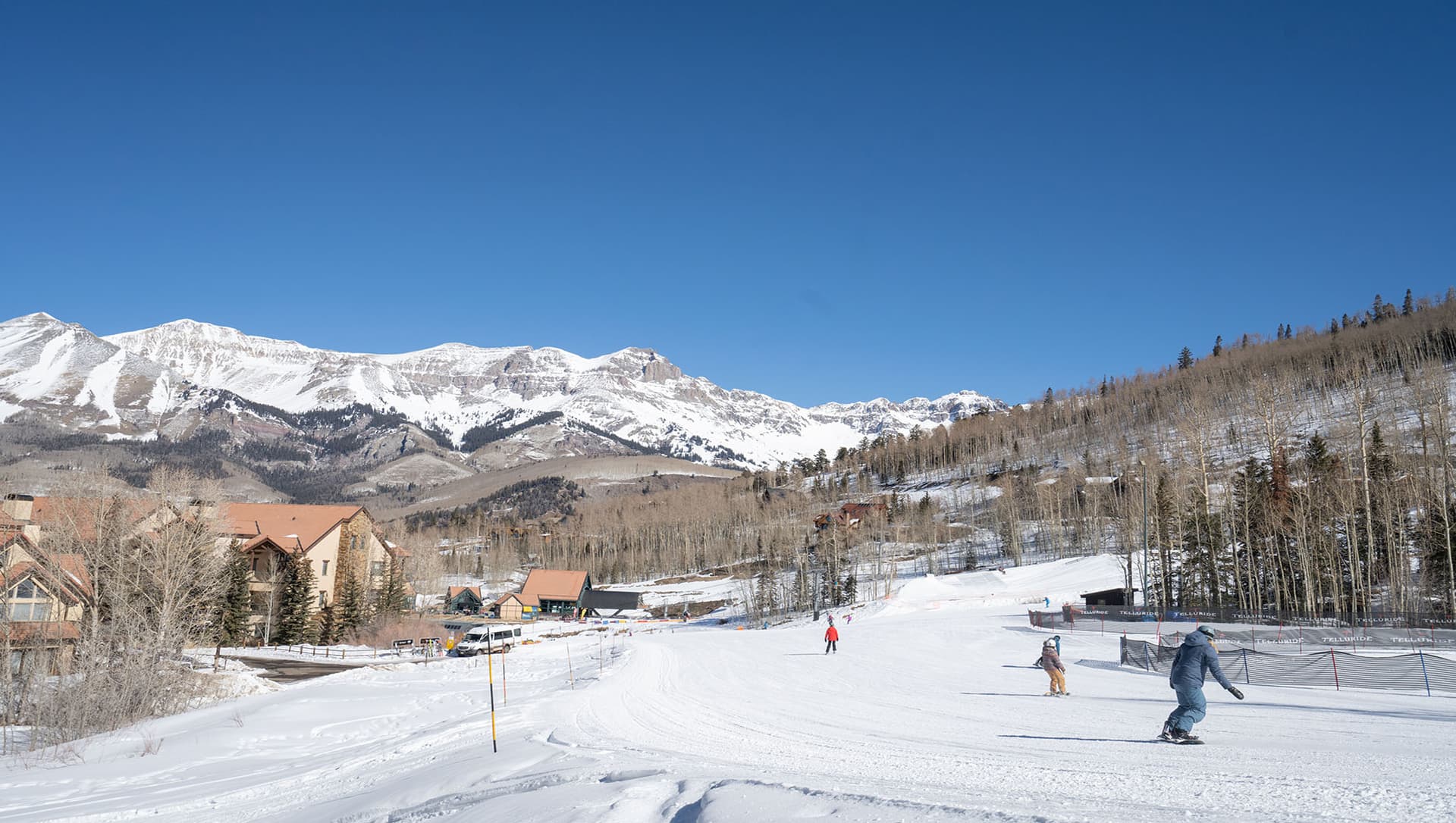 Yellow Brick Cabin - Image 11