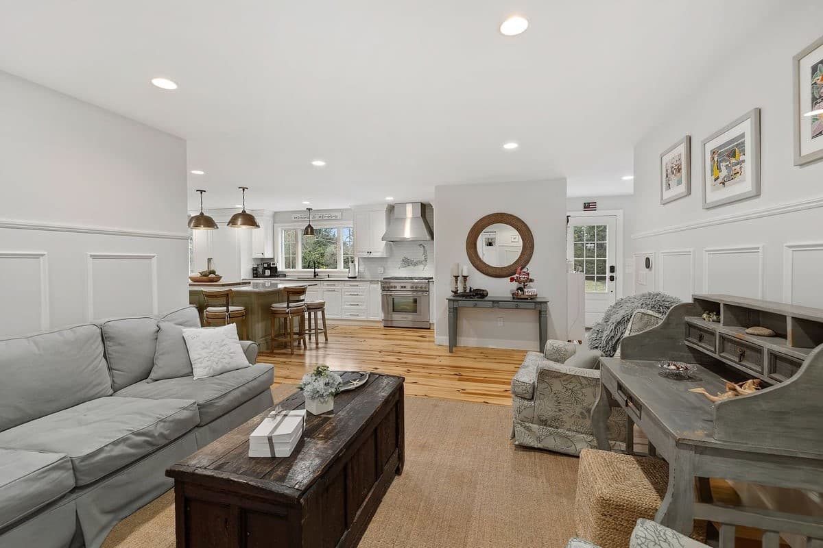 Brewster Barefoot Bliss - Image 24