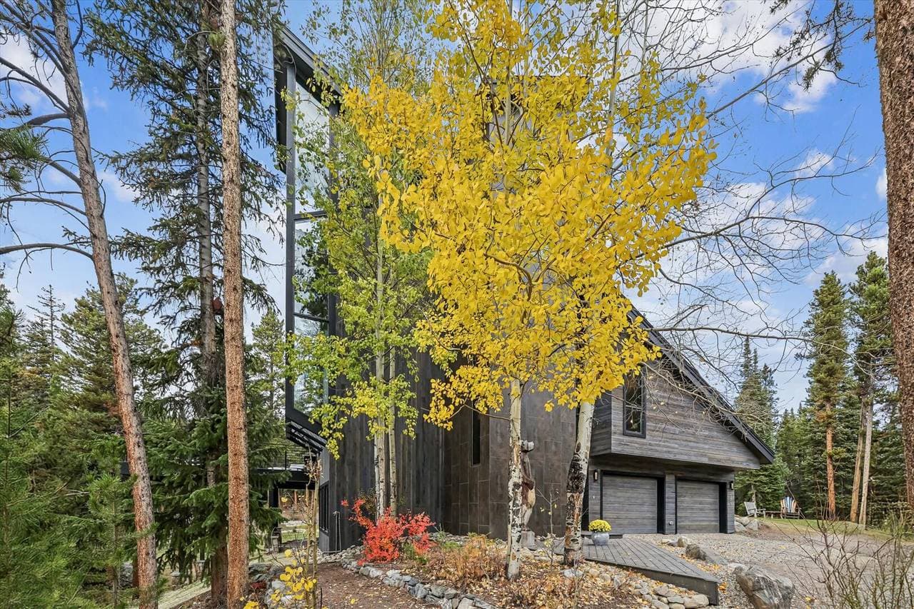 Summit Solitude Estate - Image 68