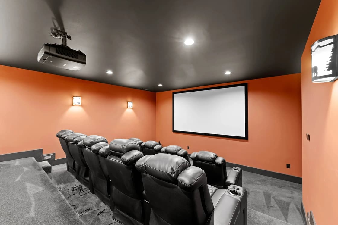 Lakefront Serenity Lodges - Image 54