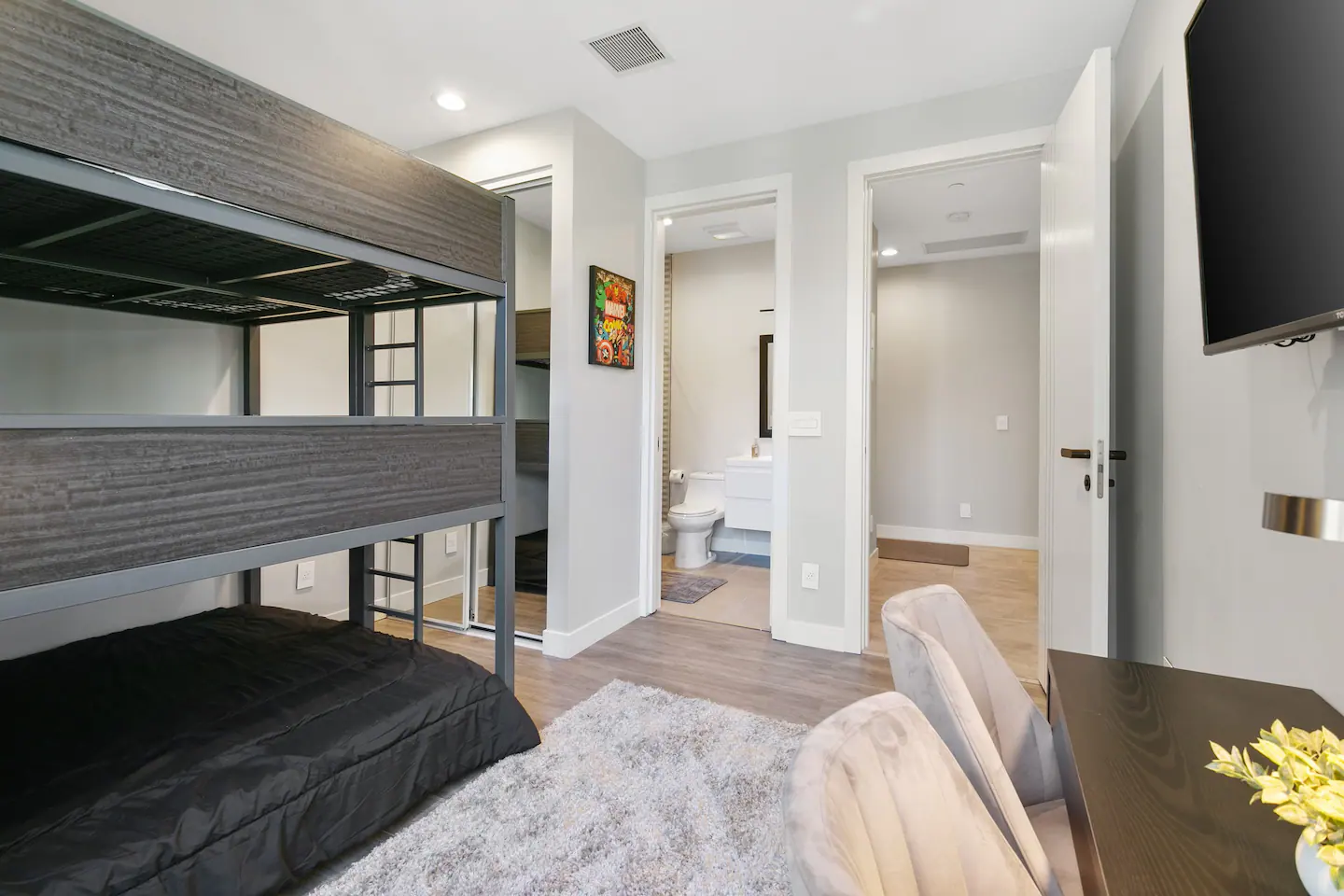 Opulent Haven - Image 17