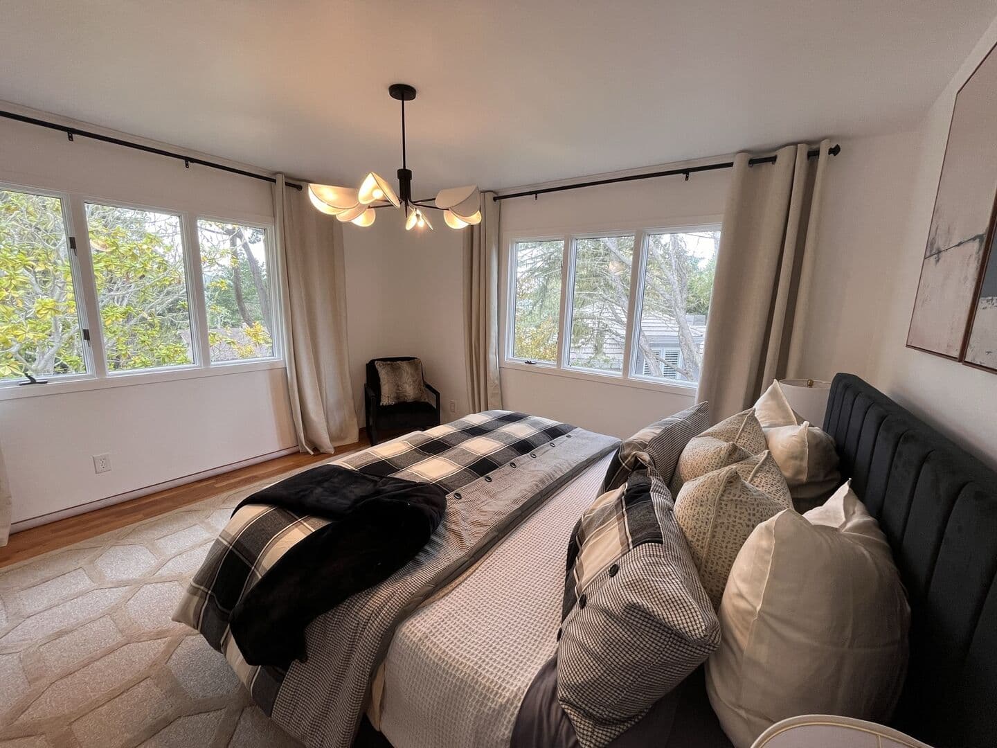 Pebble Modern Home - Image 37