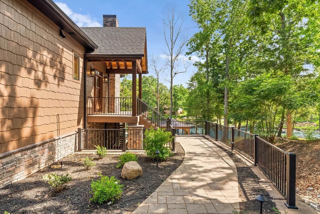 Black Bear Lodge - Image 18