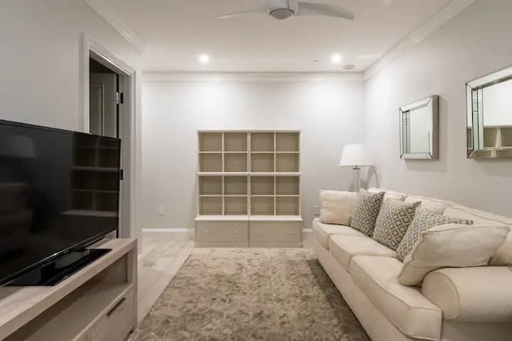 Ritz-Carlton Residence #107 - Image 18