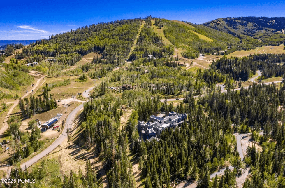 Colony Ski Castle - Image 2