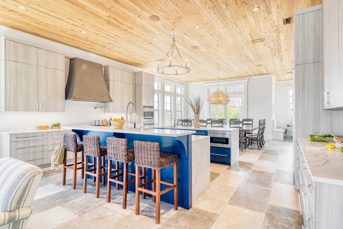 Monarch Manor - Image 5