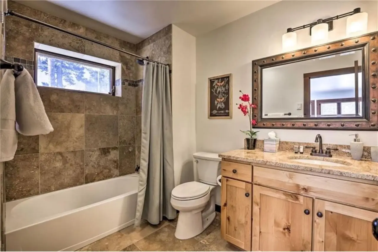 Powder and Par - Image 5