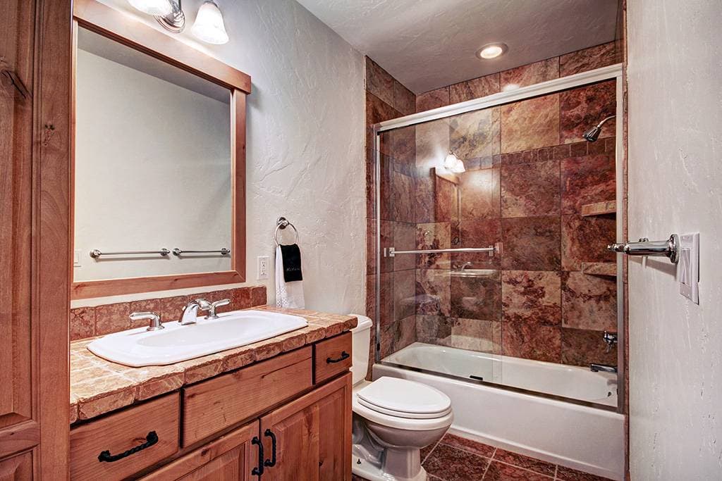 Pine Needle Lodge - Image 25