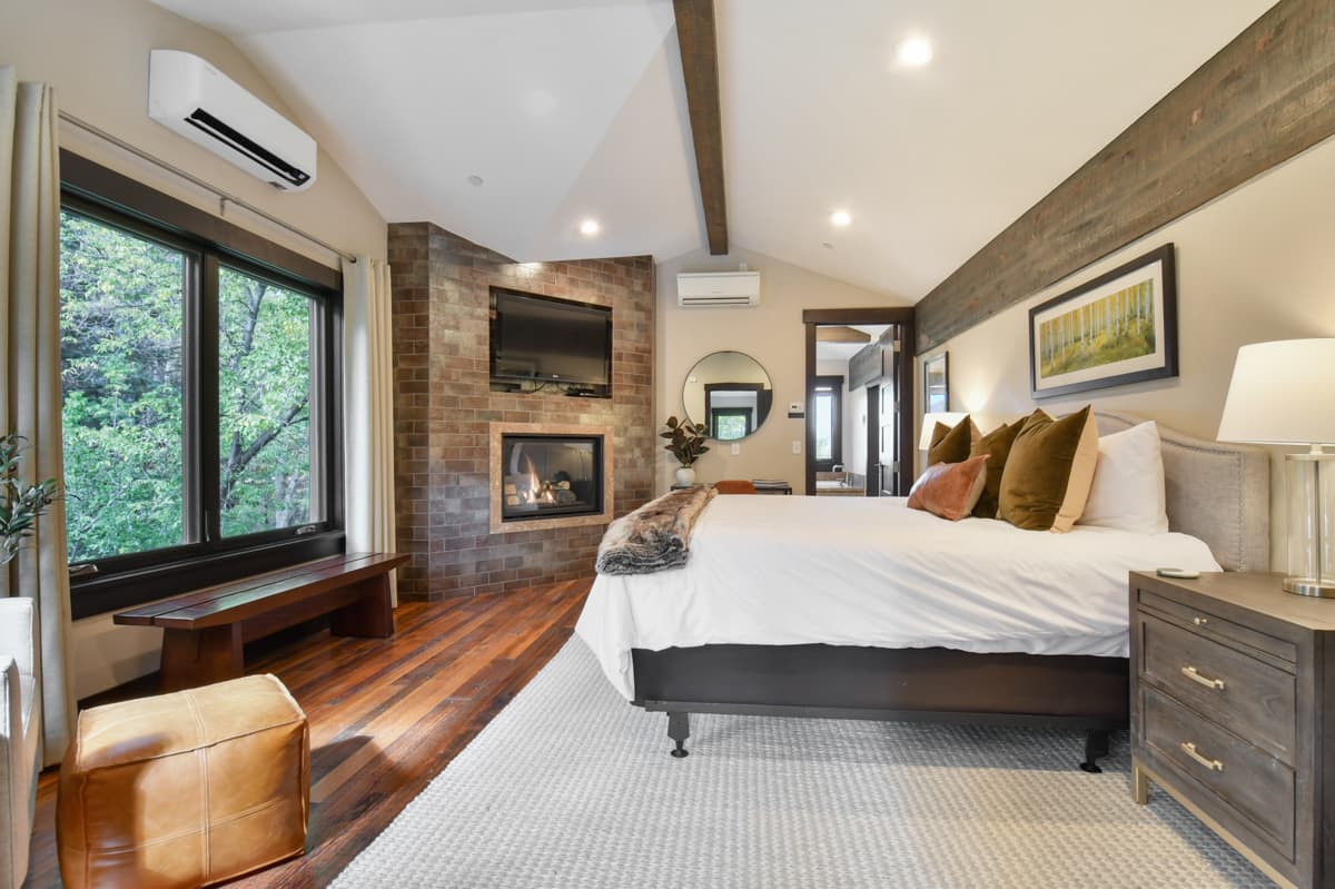 Red Wagon House - Image 5