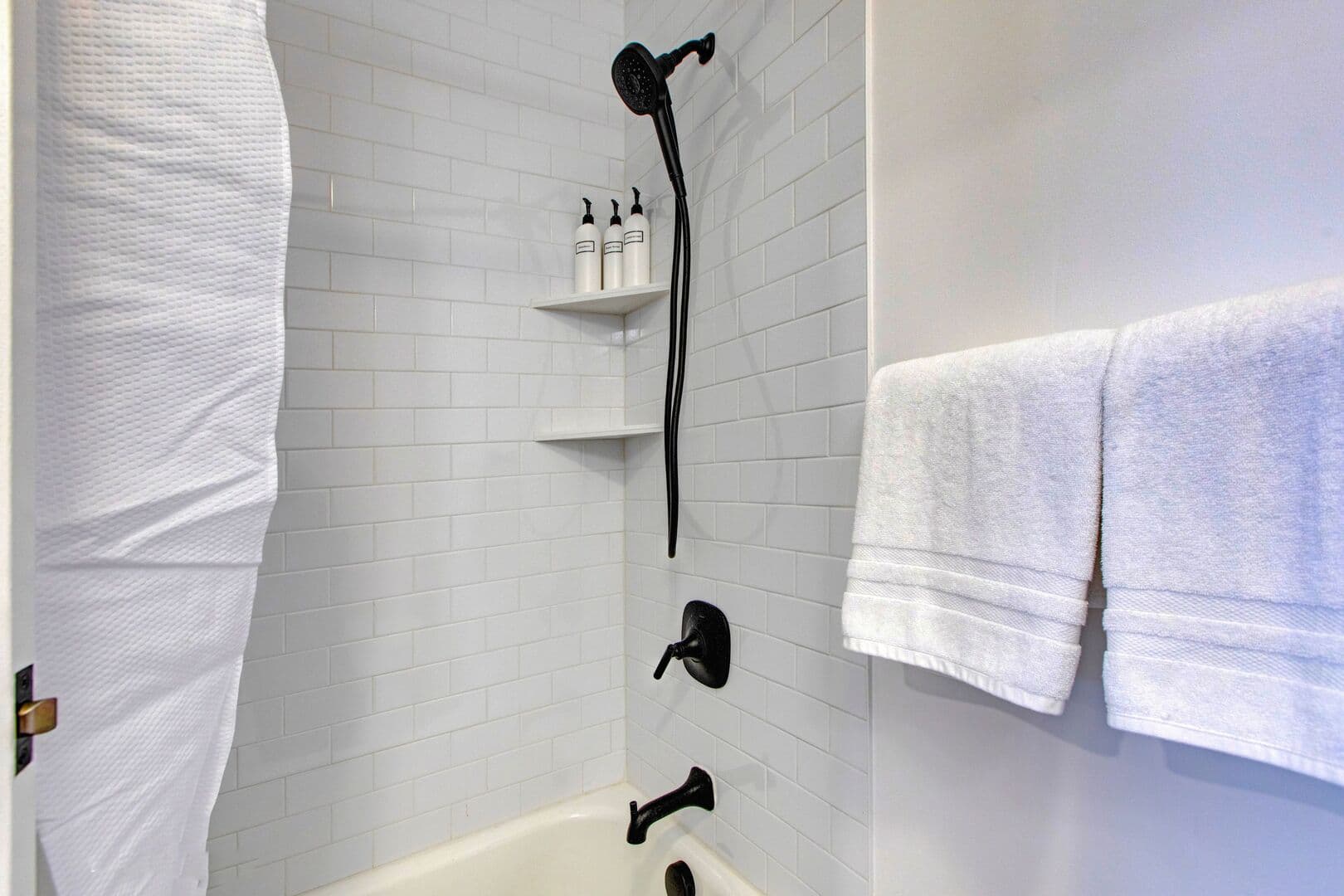 Red Pine Retreat - Image 26