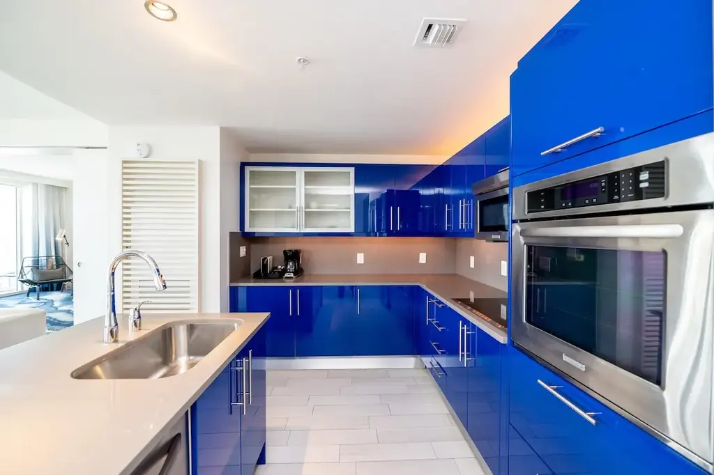 Horizon Condo #2108 - Image 14