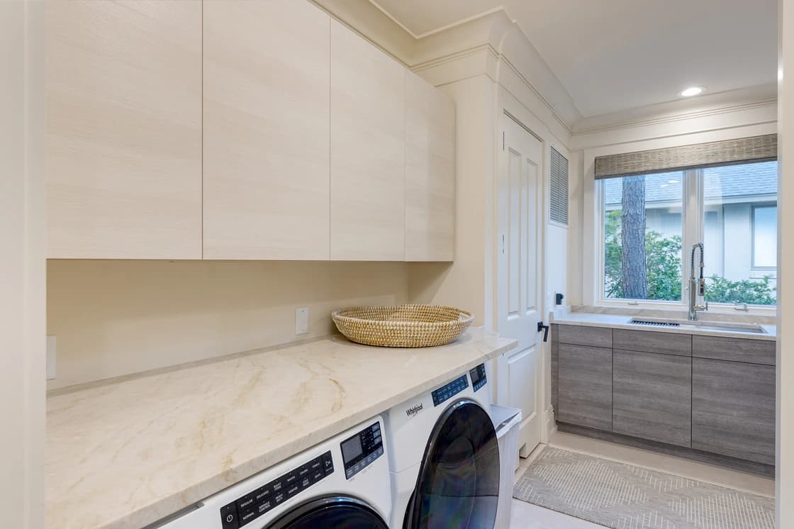 South Beach Serenity - Image 23