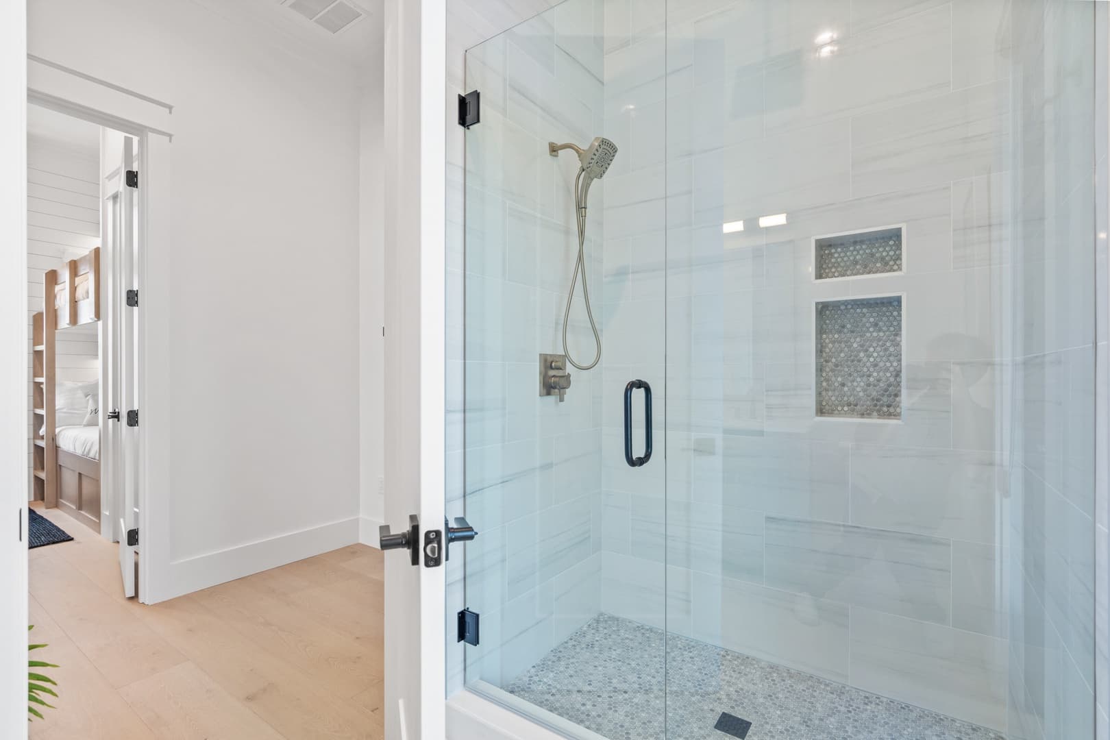 Grand Pearl - Image 70