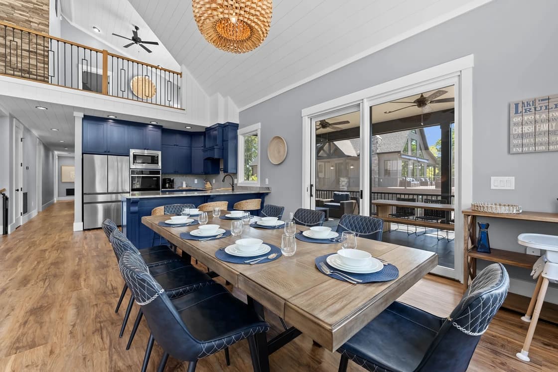 Lakefront Serenity Lodges - Image 11