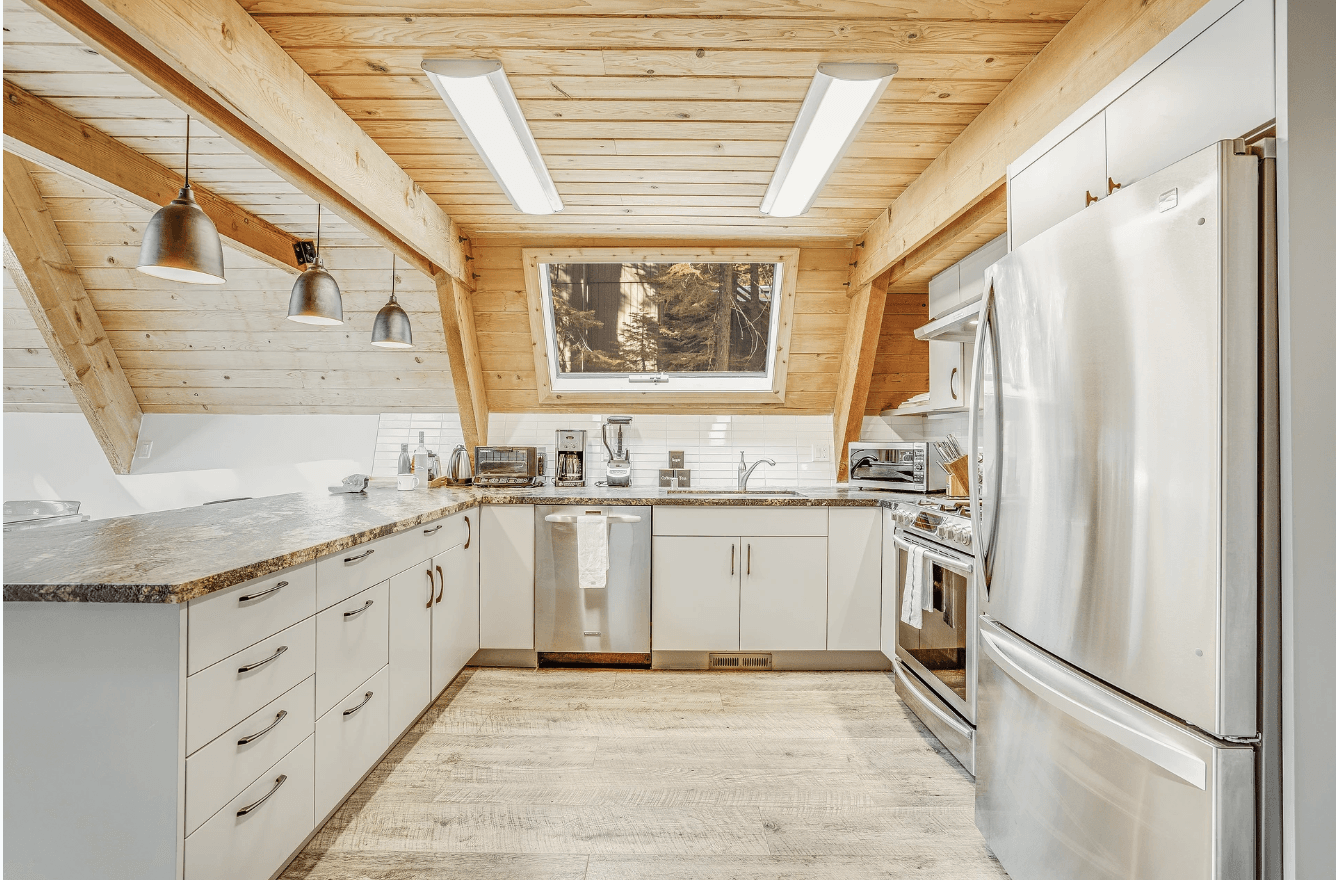 Tamarack Lodge - Image 6