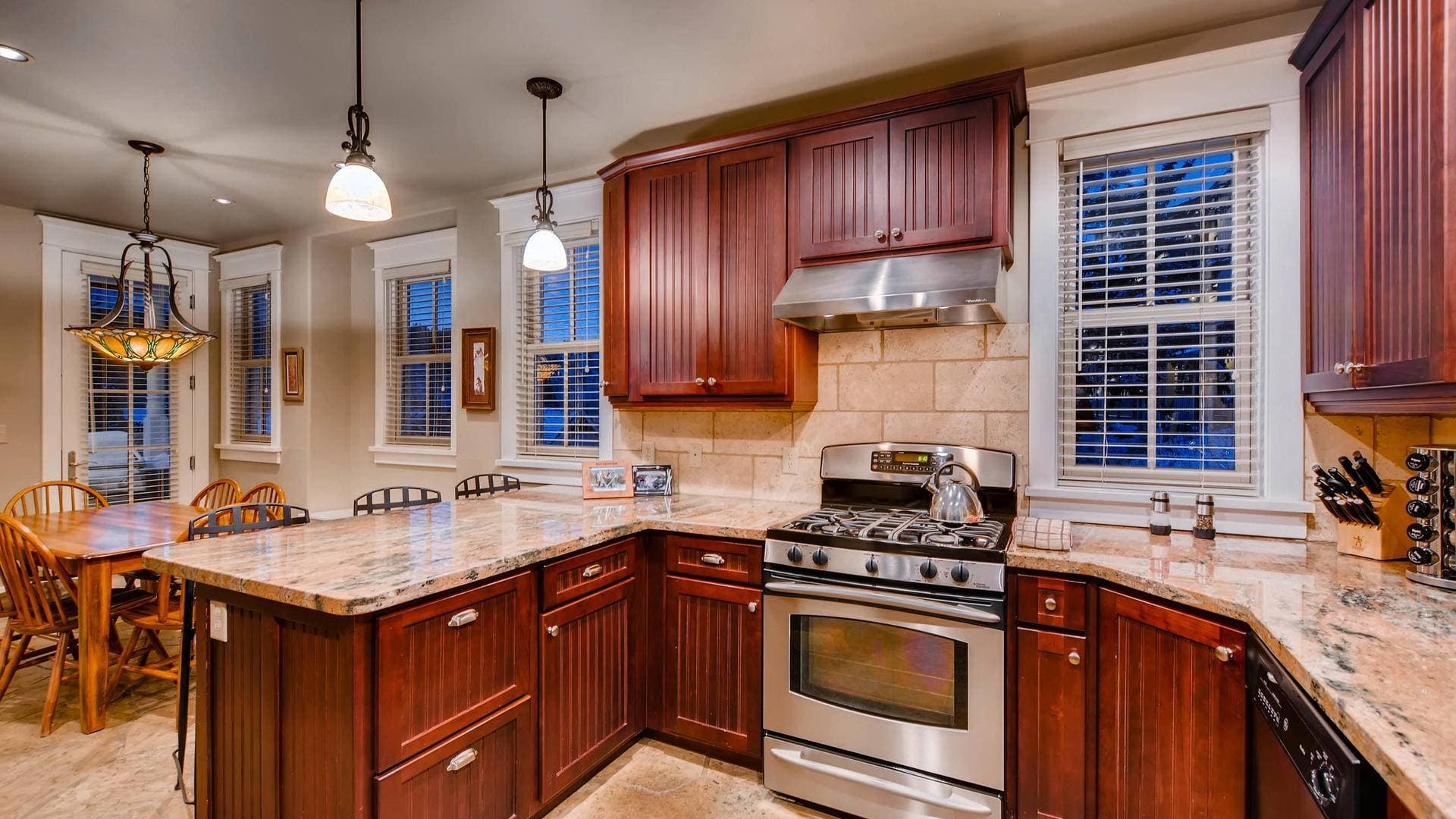 Victorian Home - Image 4