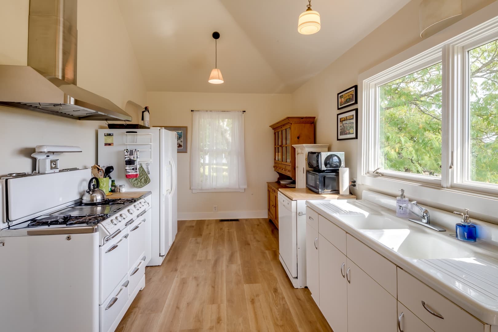 Guest House at Dalya Estate - Image 18