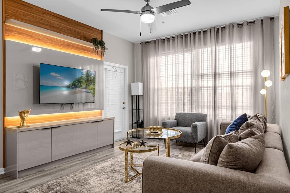 Silver Palm Condo #104 - Image 1