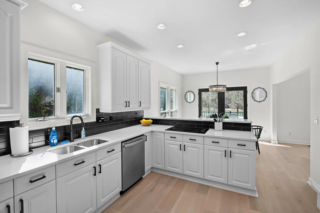 Knotty Pines - Image 21