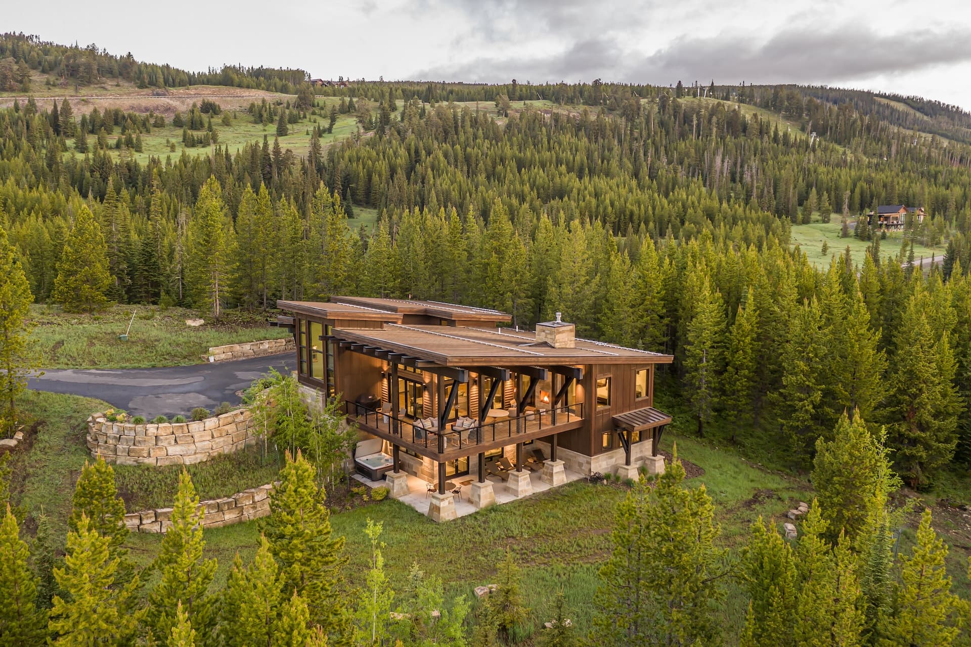 Yeti Ridge Retreat - Image 1