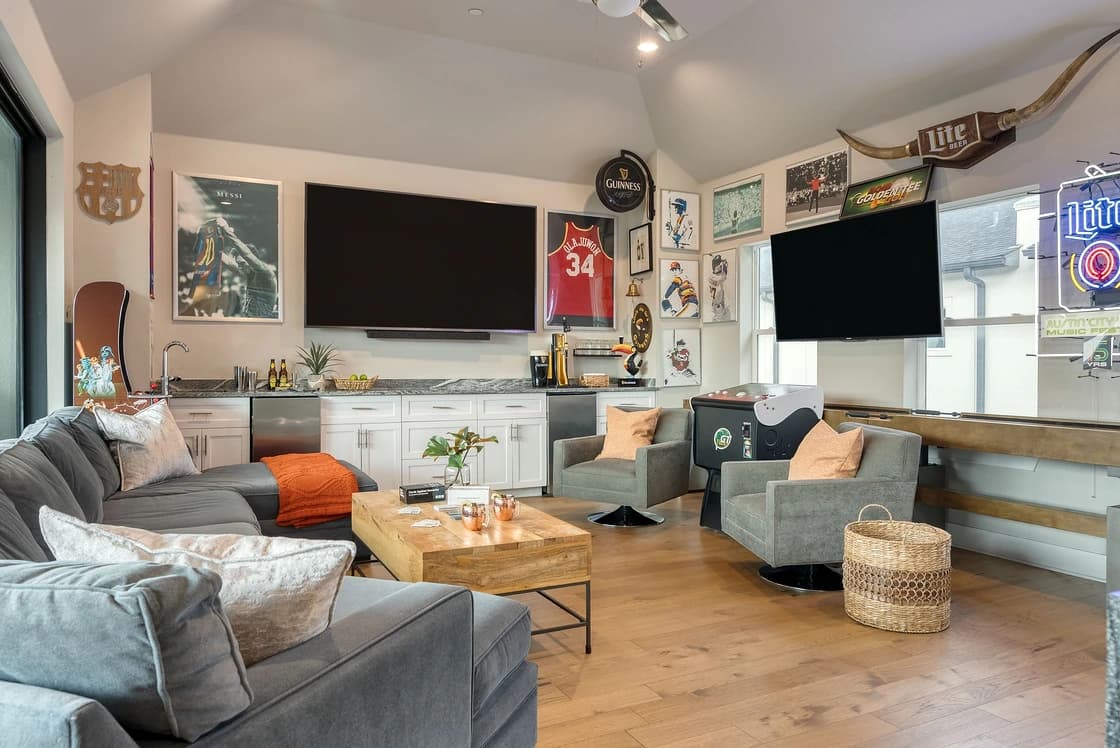 Town Lake Townhouse - Image 4