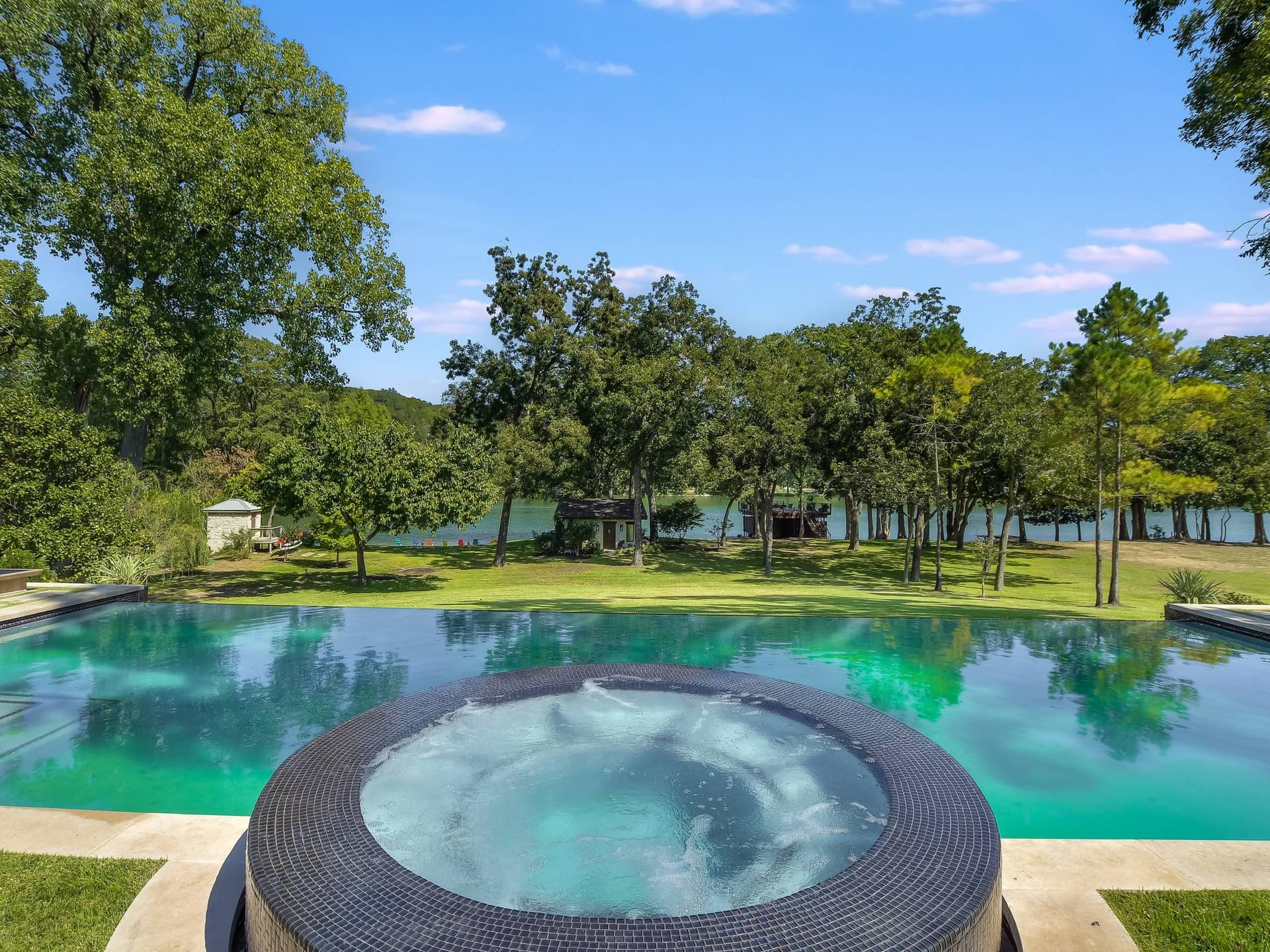 Sapphire on Lake Austin - Image 5