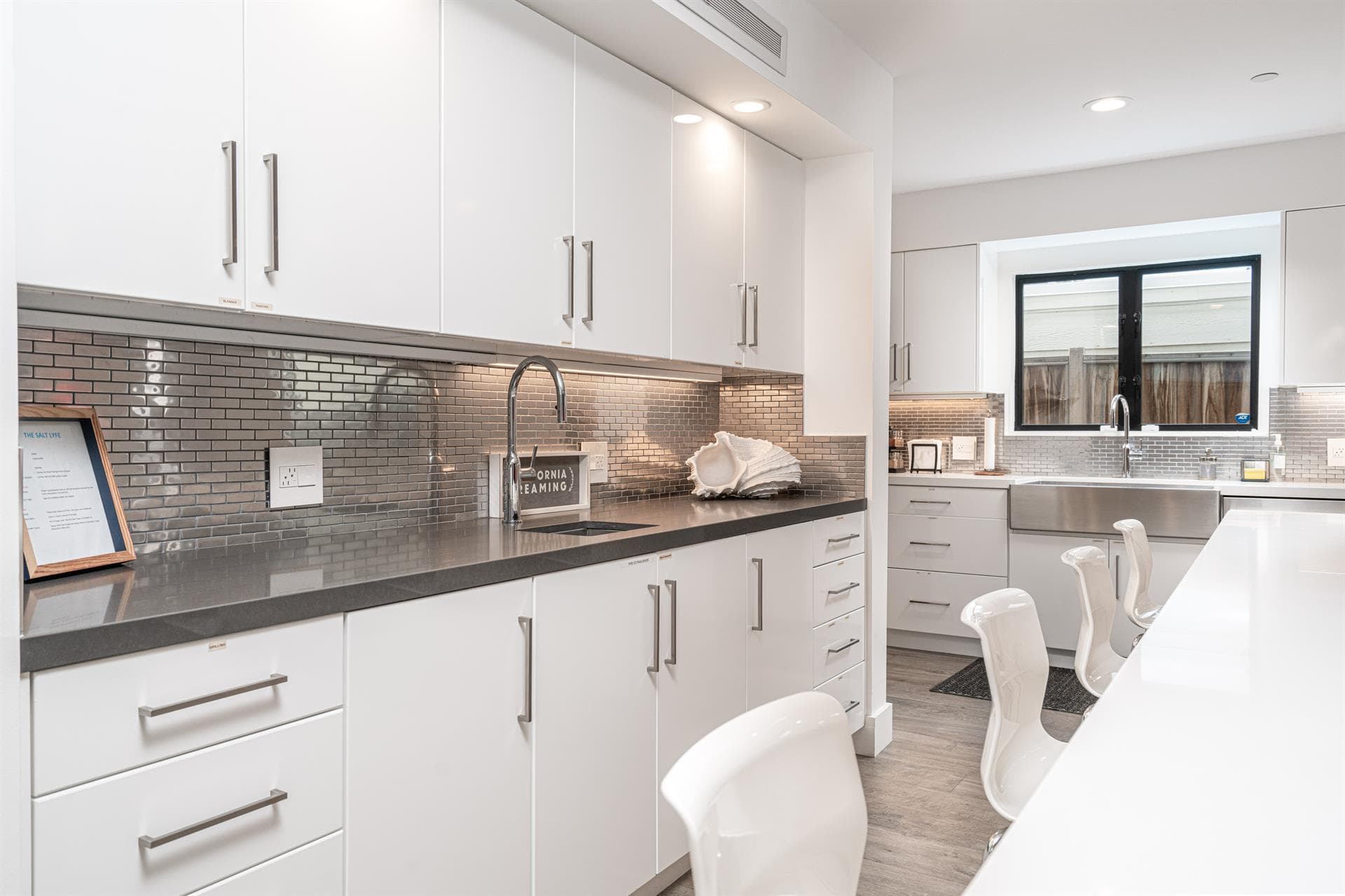 Balboa Breezeway - Image 4