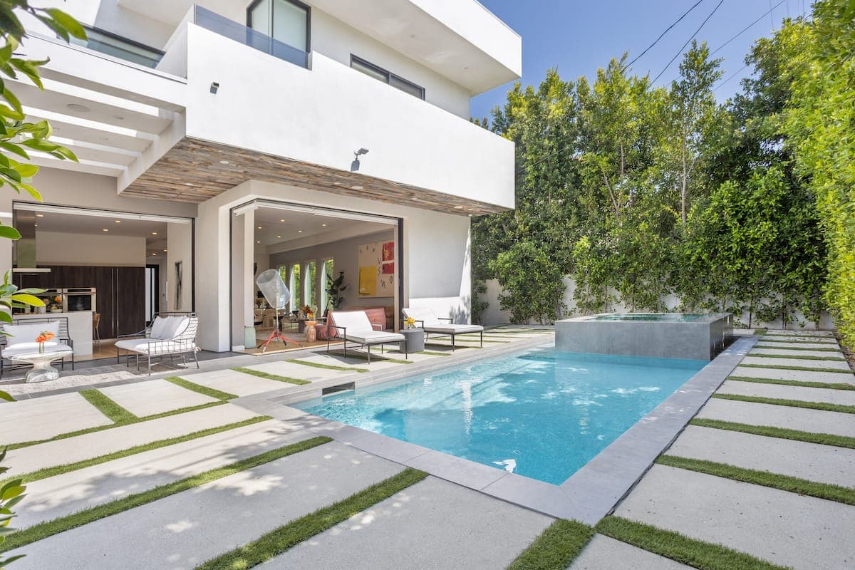 North Vista - Image 1