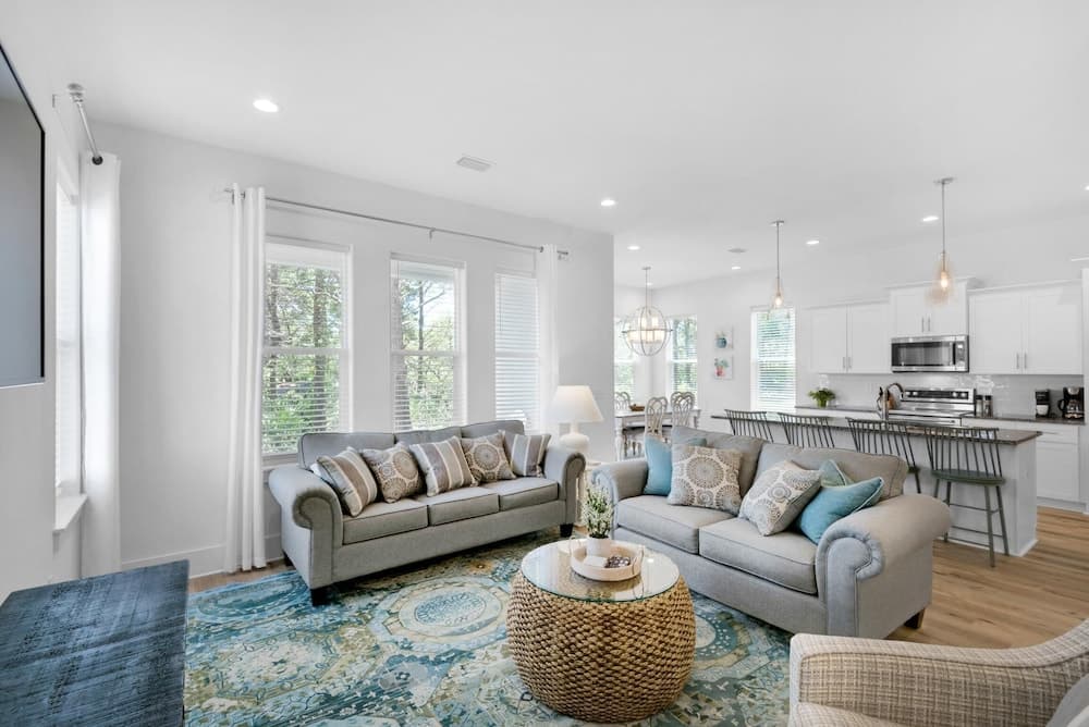 Bella Blue - Image 4