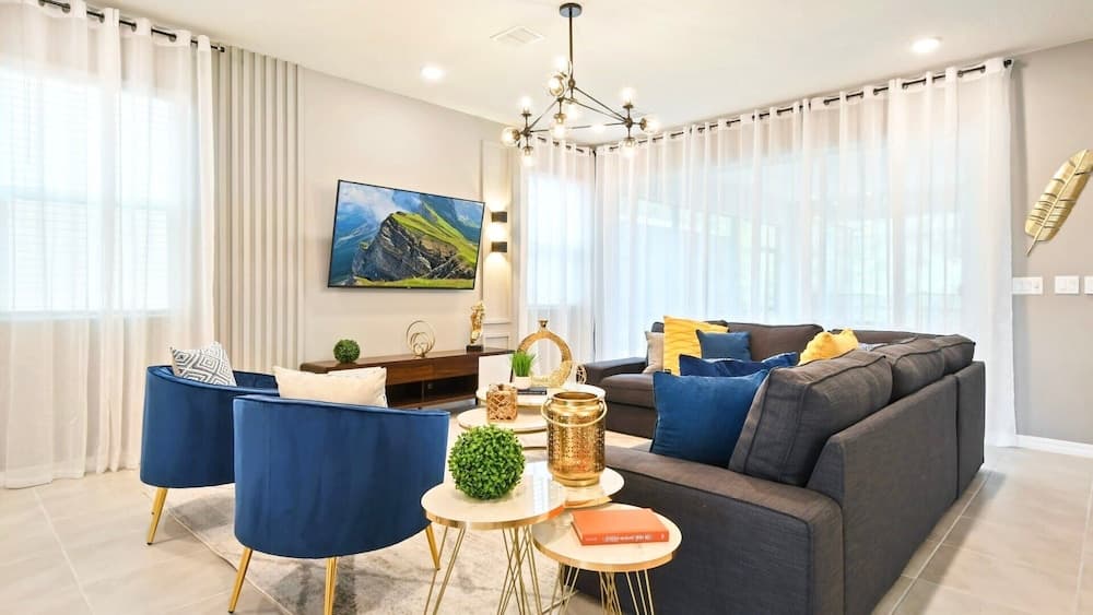 Disney Getaway #1899 - Image 6