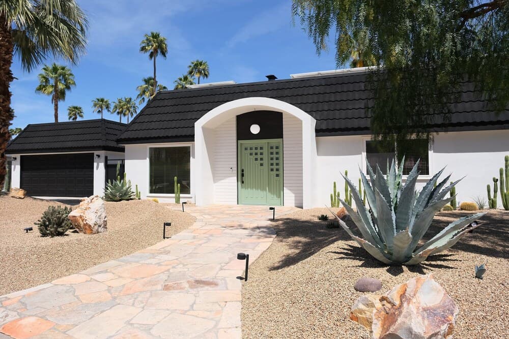 Arch House - Image 3