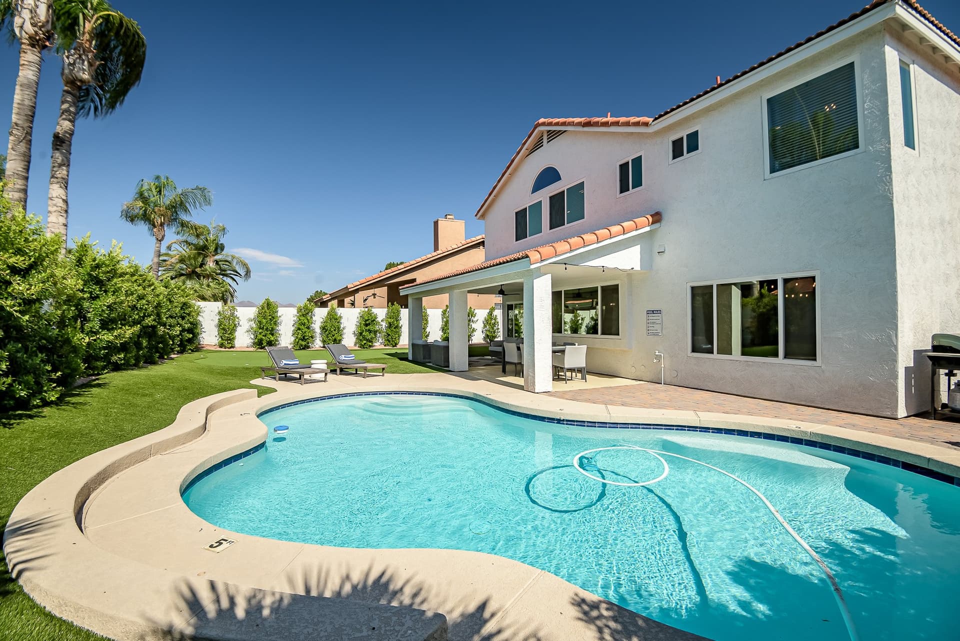 Paradise Villa - Image 1