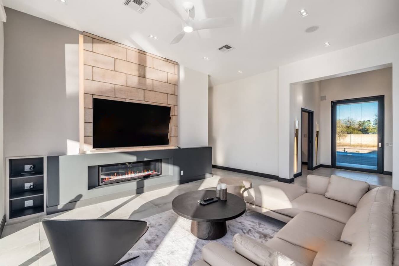 Scottsdale Desert Paradise - Image 11