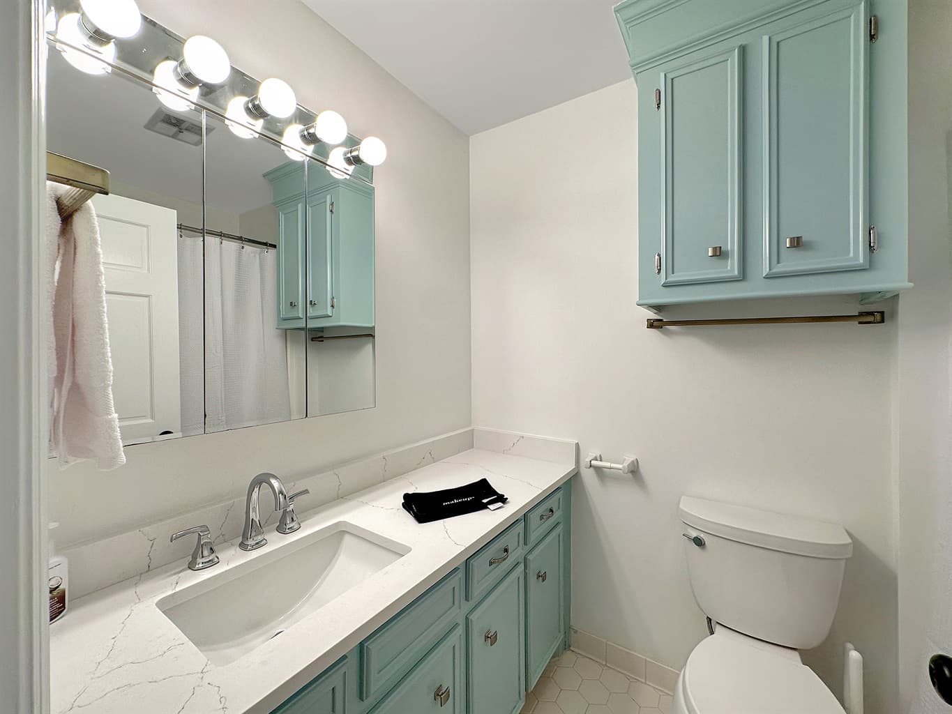 Lazy Lobster - Image 15